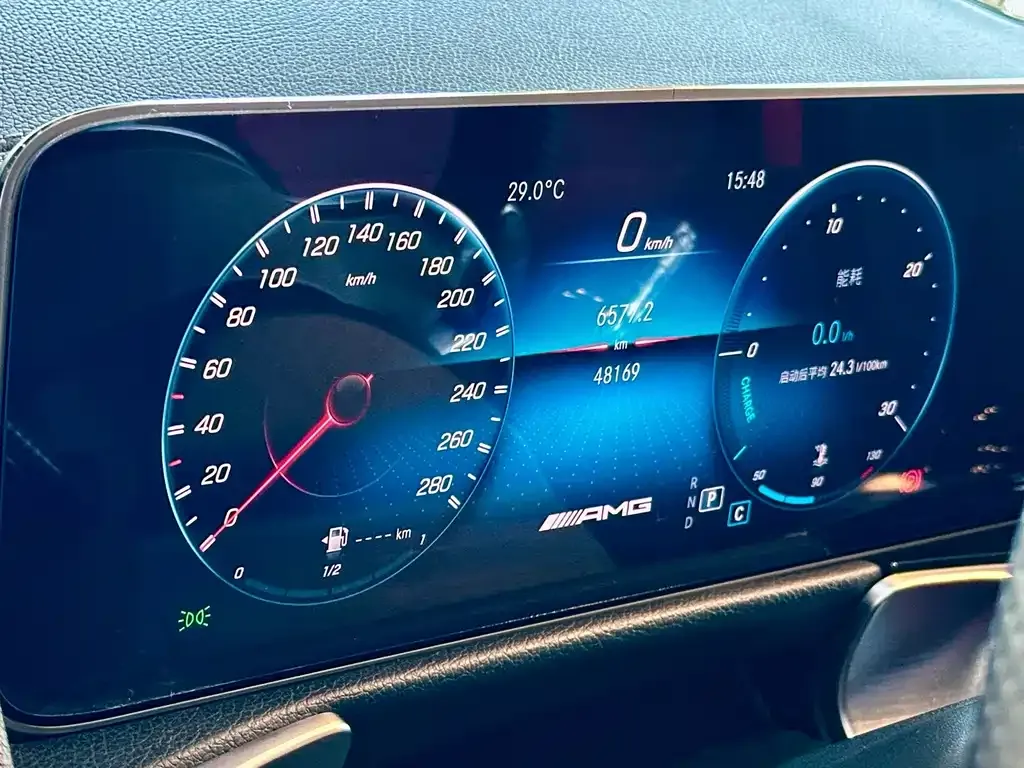 Mercedes-Benz GLB AMG — фото 2