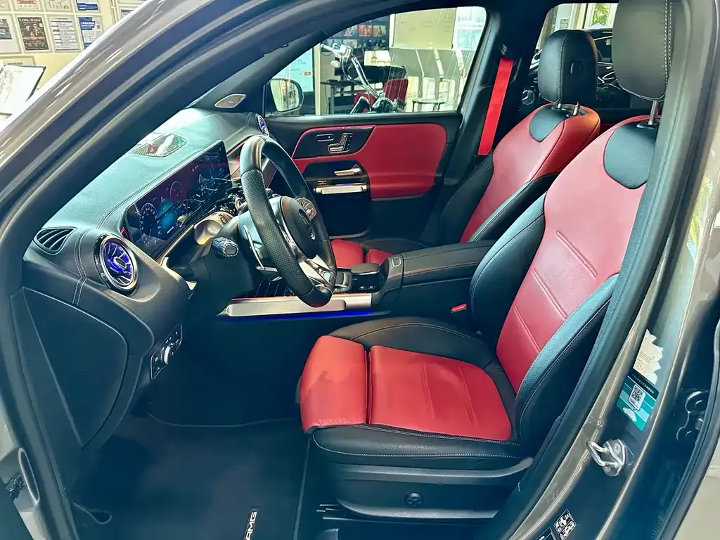 Mercedes-Benz GLB AMG — фото 8