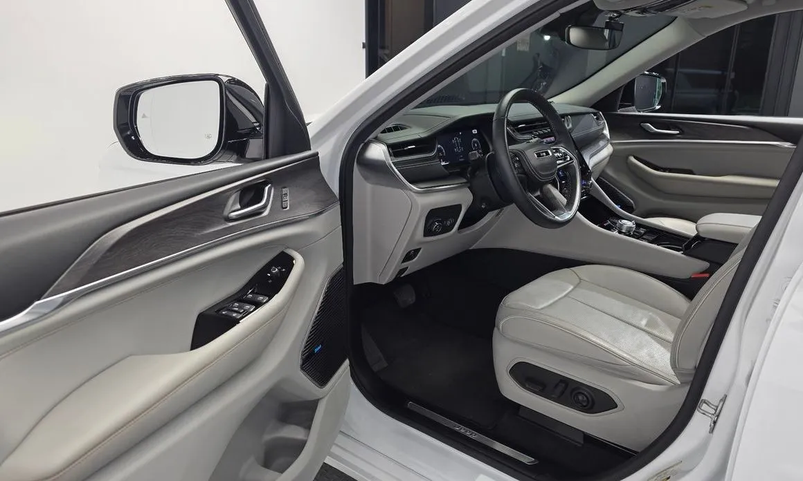Jeep Cherokee — фото 9