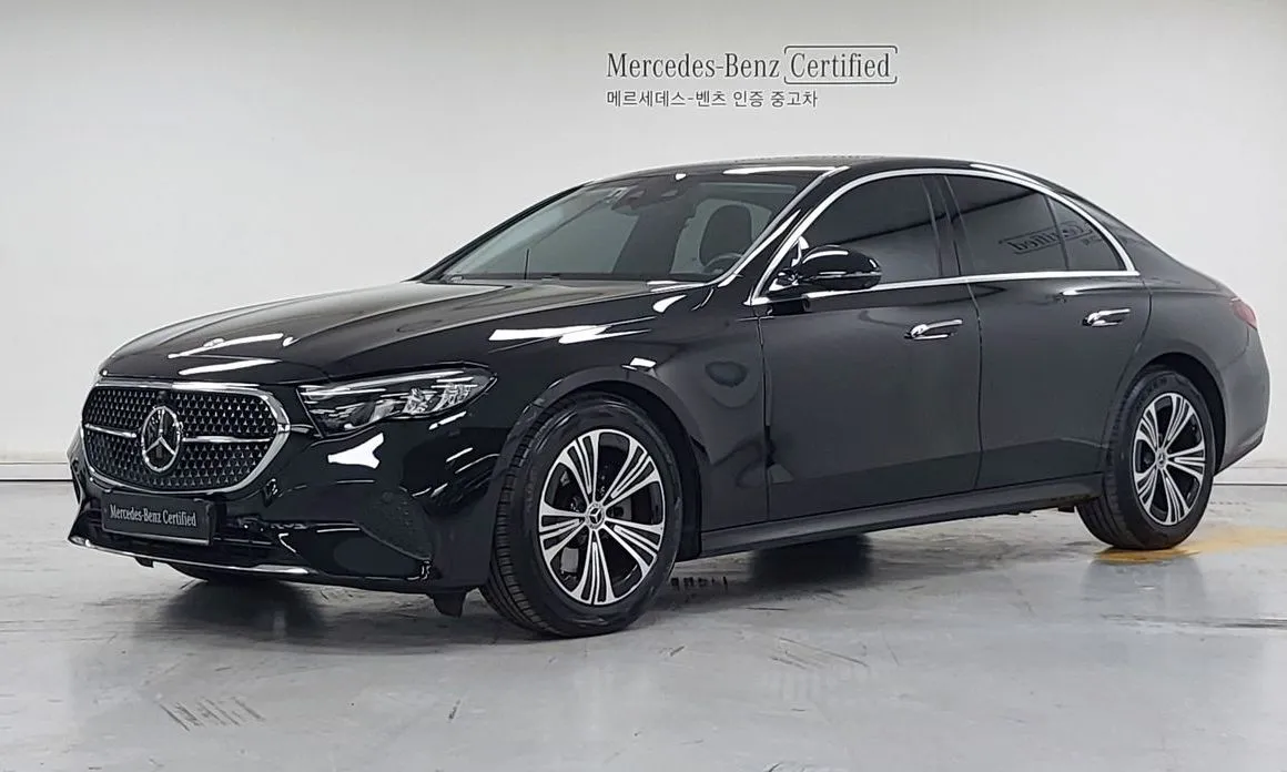 Mercedes-Benz E-Class — фото 1