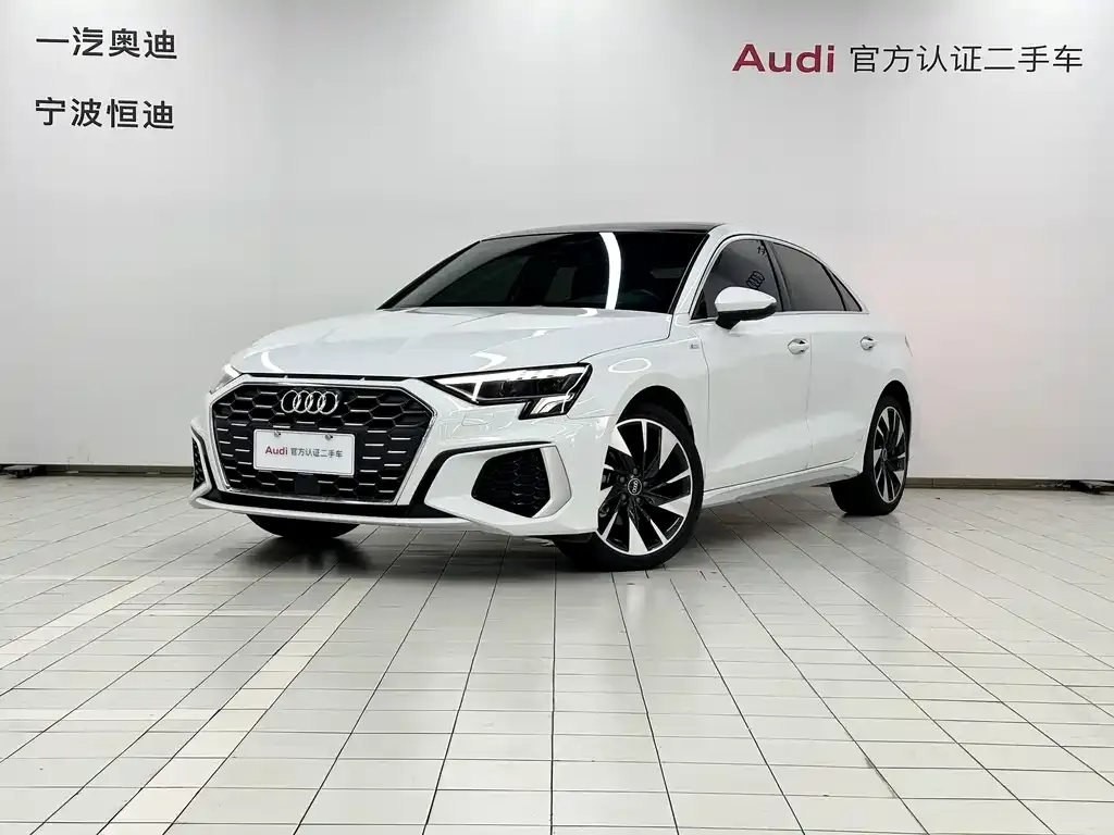 Audi A3 — фото 1