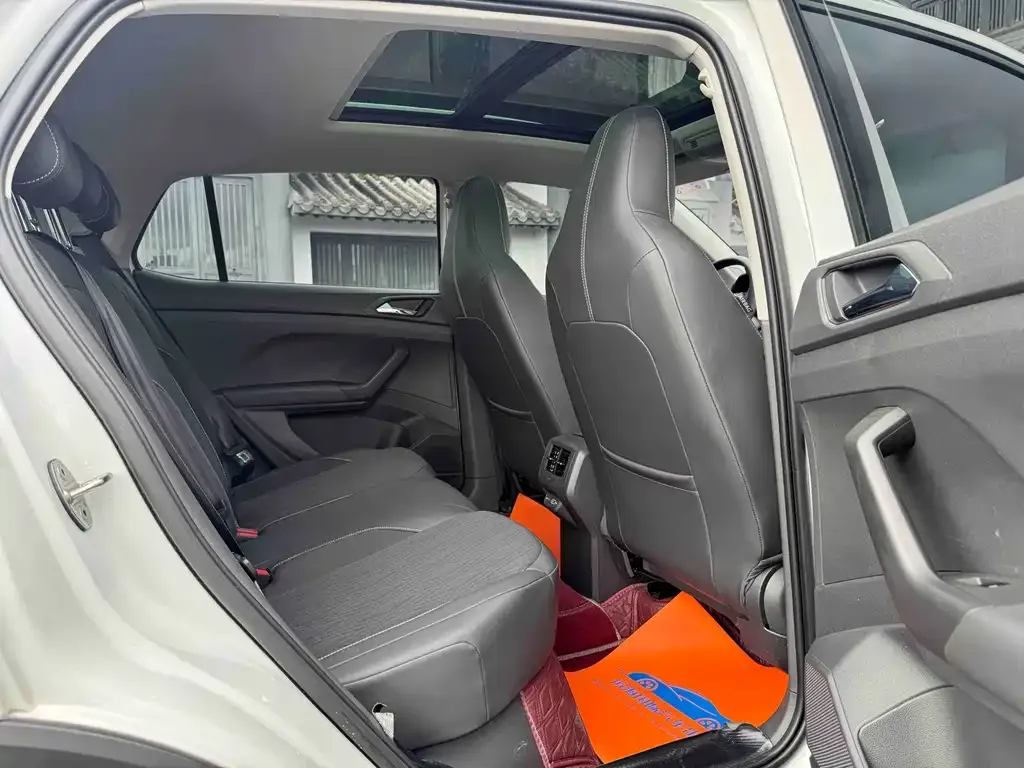 Volkswagen T-Cross — фото 4