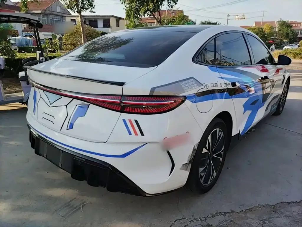 BYD Seal — фото 8