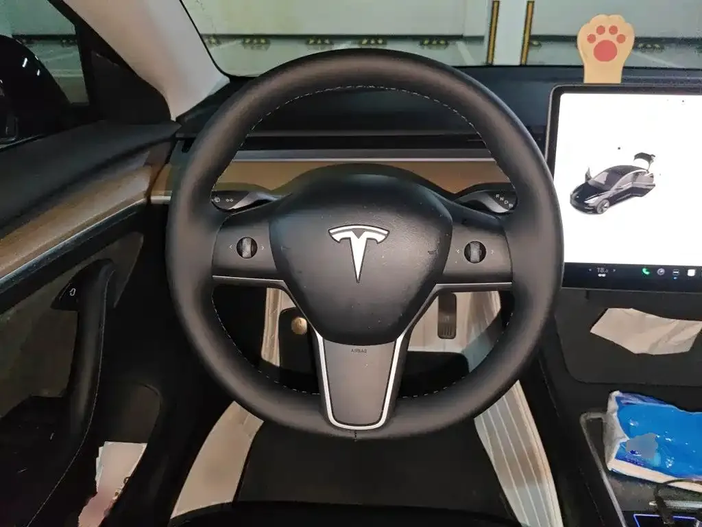 Tesla Model 3 — фото 7