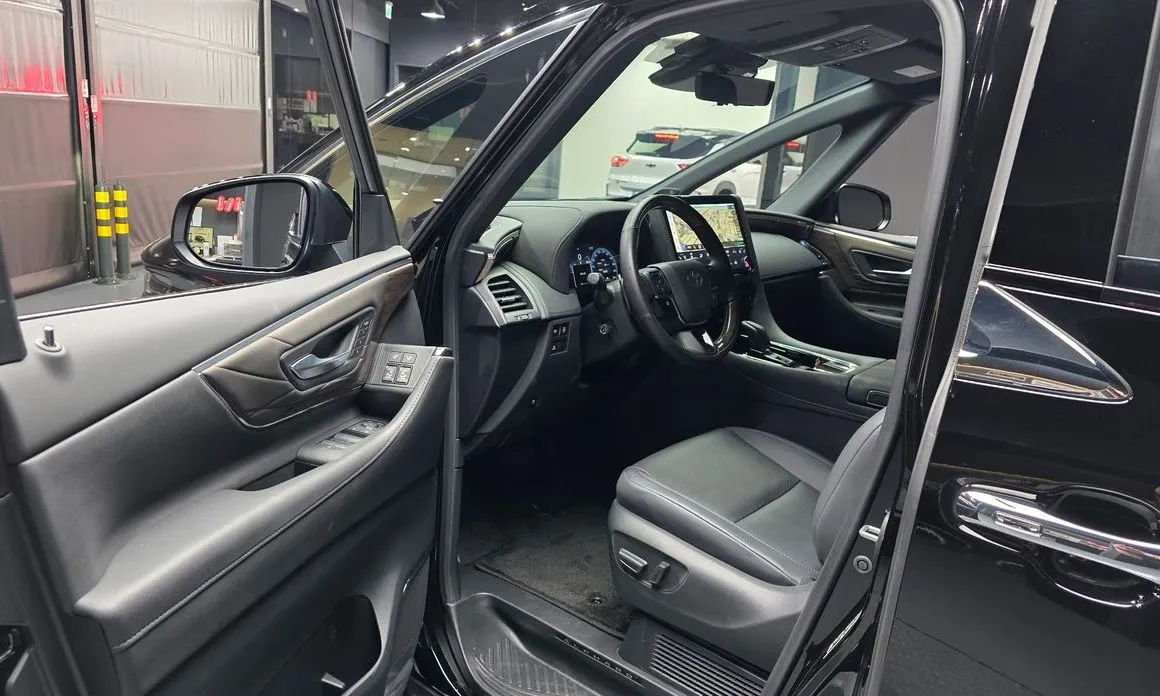 Toyota Alphard — фото 10