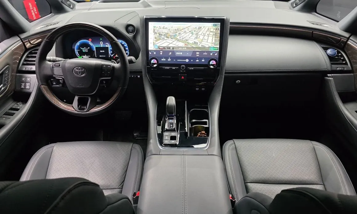 Toyota Alphard — фото 5
