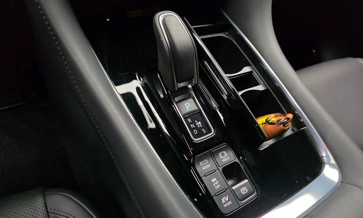 Toyota Alphard — фото 4