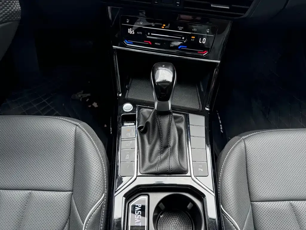 Volkswagen Passat — фото 4