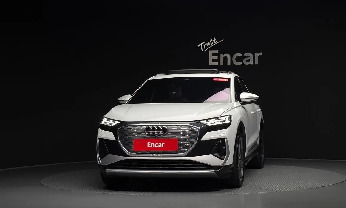 Audi Q4 e-tron — фото 10