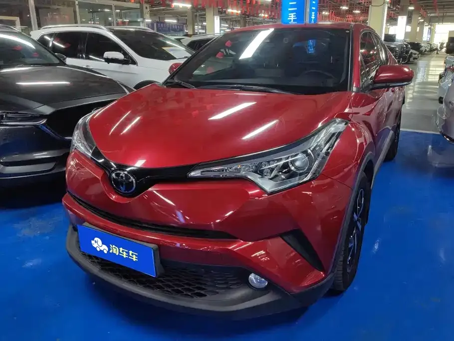 Toyota C-HR — фото 1