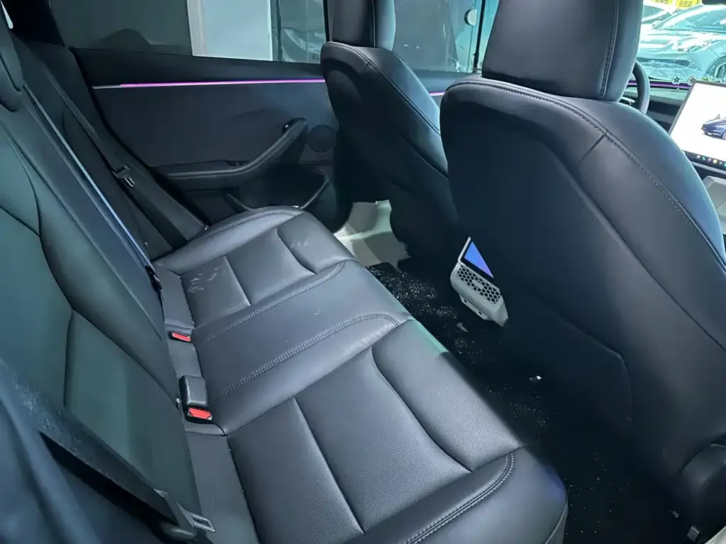 Tesla Model 3 — фото 3