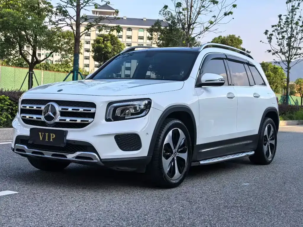 Mercedes-Benz GLB — фото 1