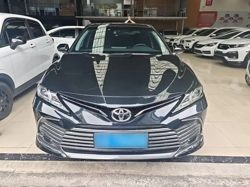 Toyota Camry — фото 6