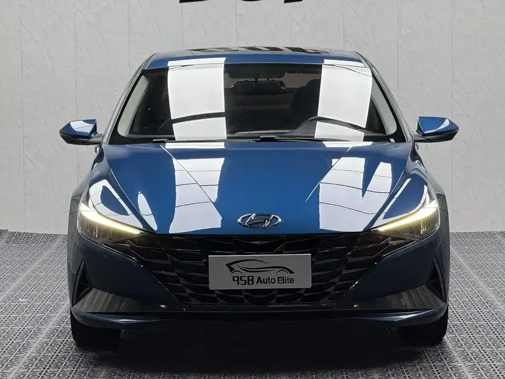 Hyundai Elantra — фото 3