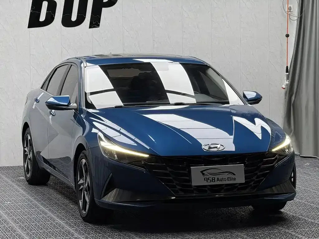 Hyundai Elantra — фото 9