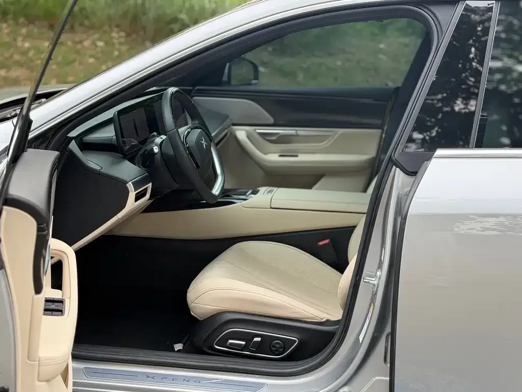 XPeng P7 — фото 10