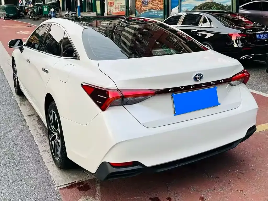 Toyota Avalon — фото 2