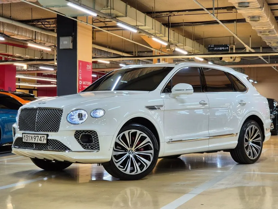 Bentley Bentayga — фото 1