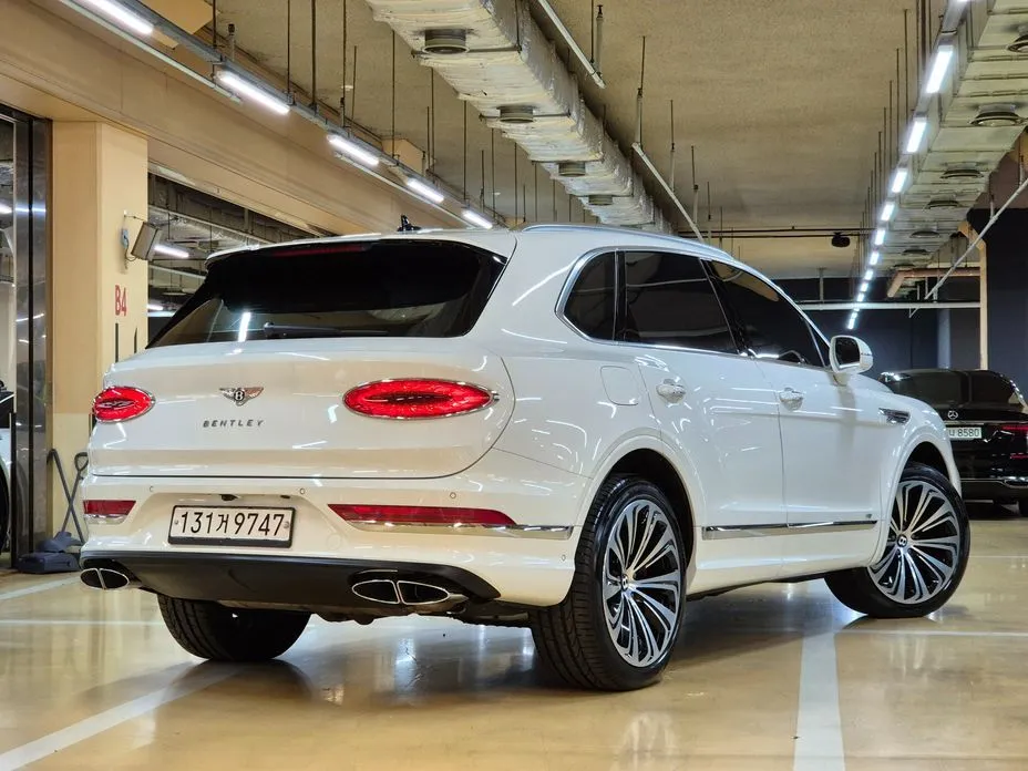 Bentley Bentayga — фото 10