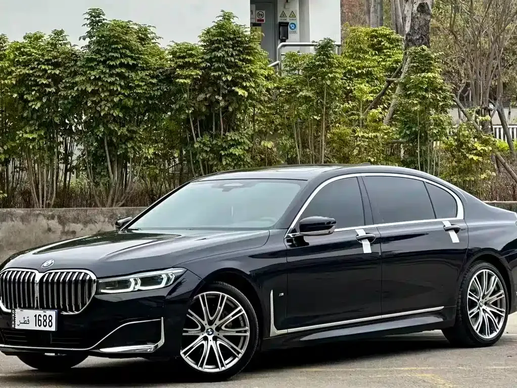 BMW 7 Series — фото 1