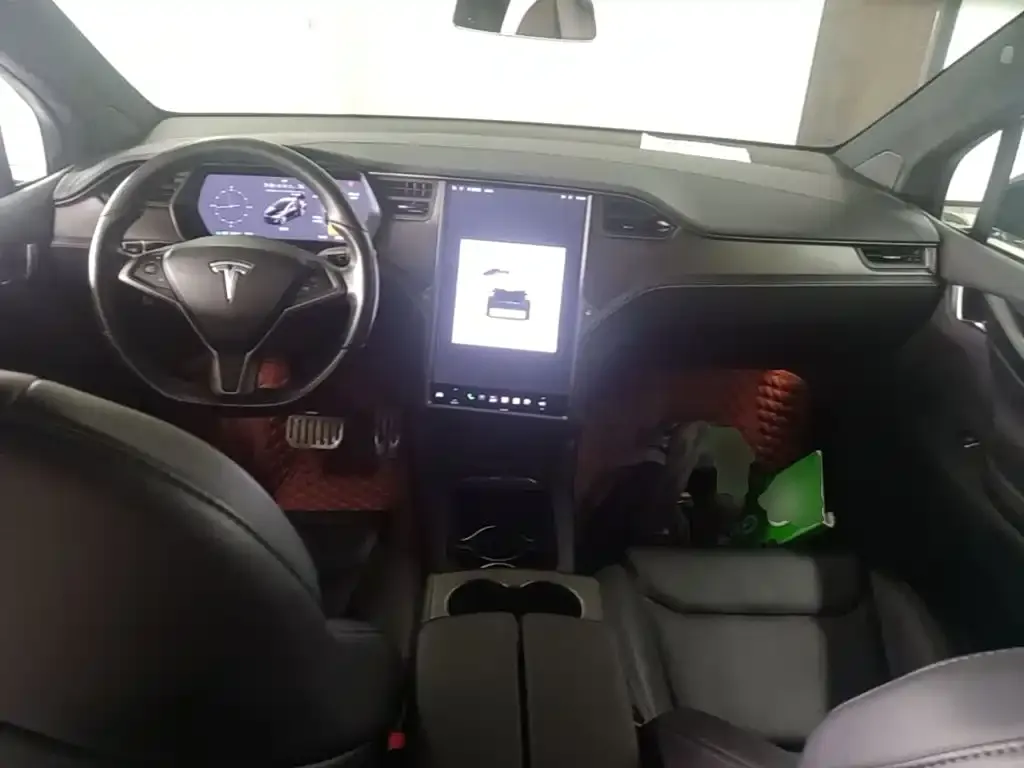 Tesla Model X — фото 5