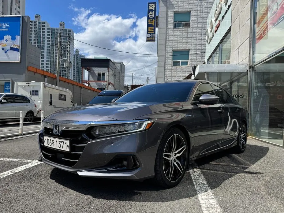 Honda Accord — фото 1