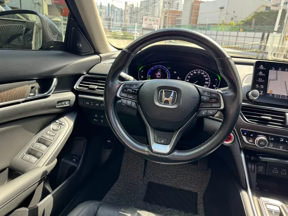 Honda Accord — фото 9