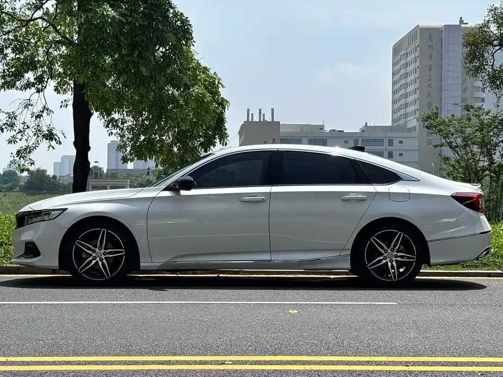 Honda Accord — фото 6