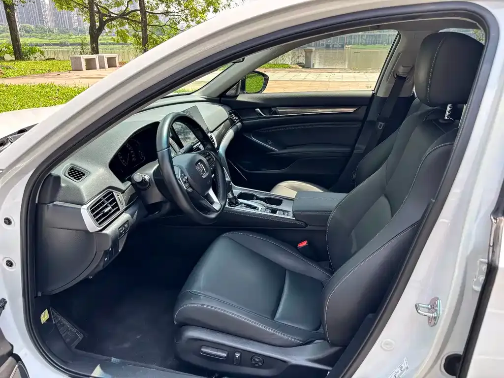 Honda Accord — фото 3