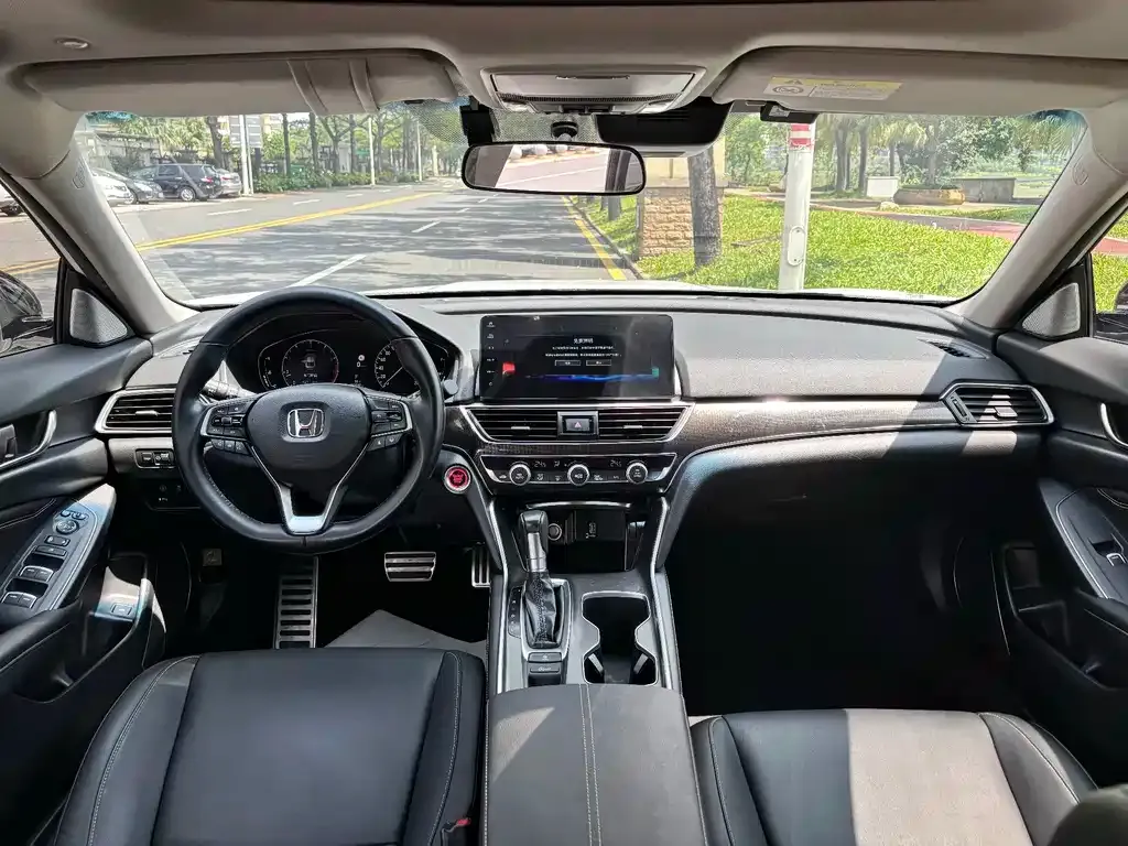 Honda Accord — фото 2