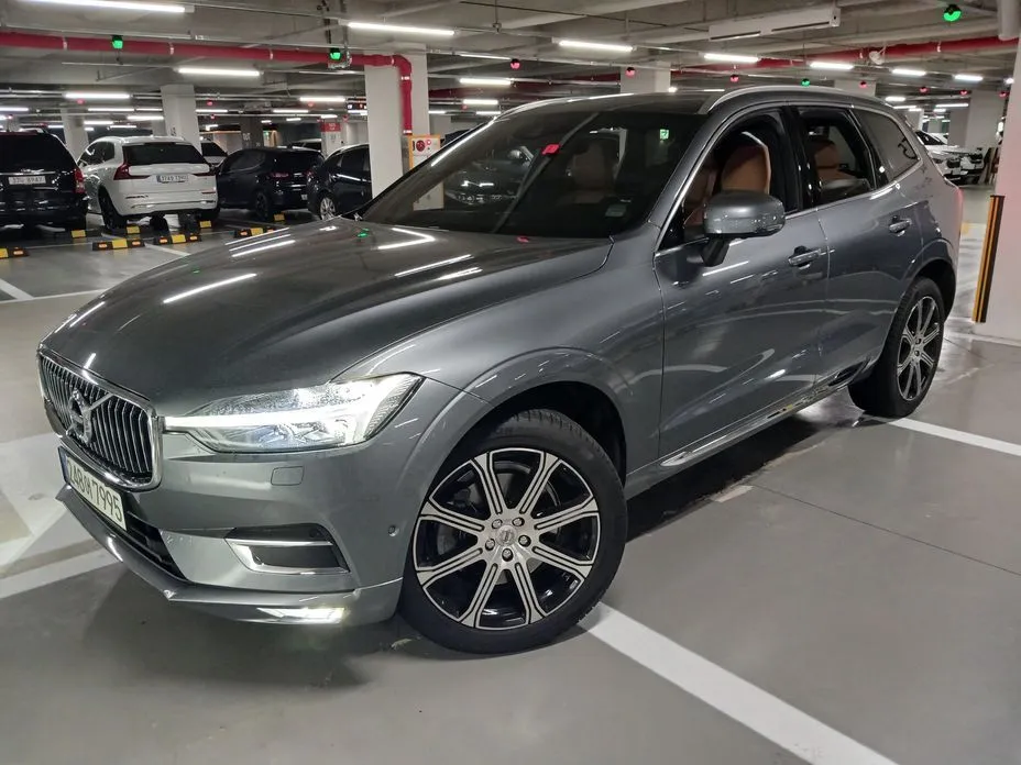 Volvo XC60 — фото 1