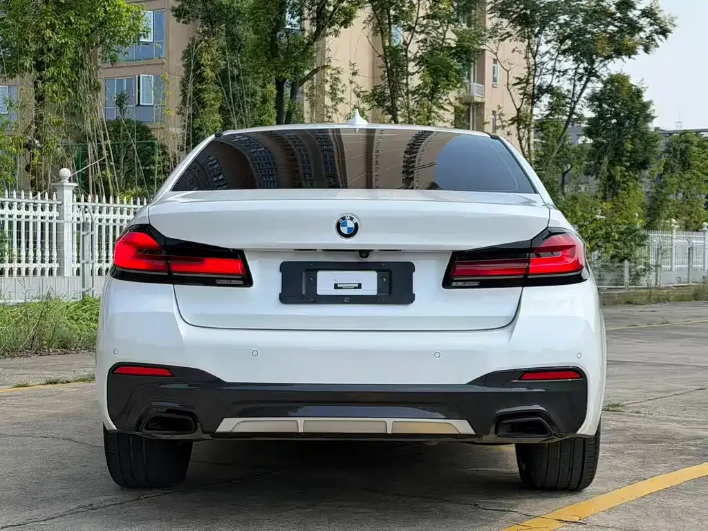BMW 5 Series — фото 10