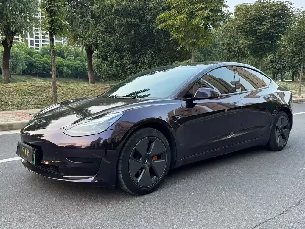 Tesla Model 3 — фото 1