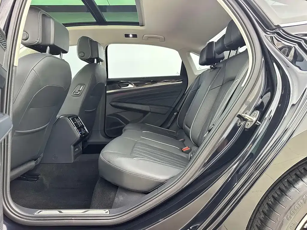 Volkswagen Passat — фото 6
