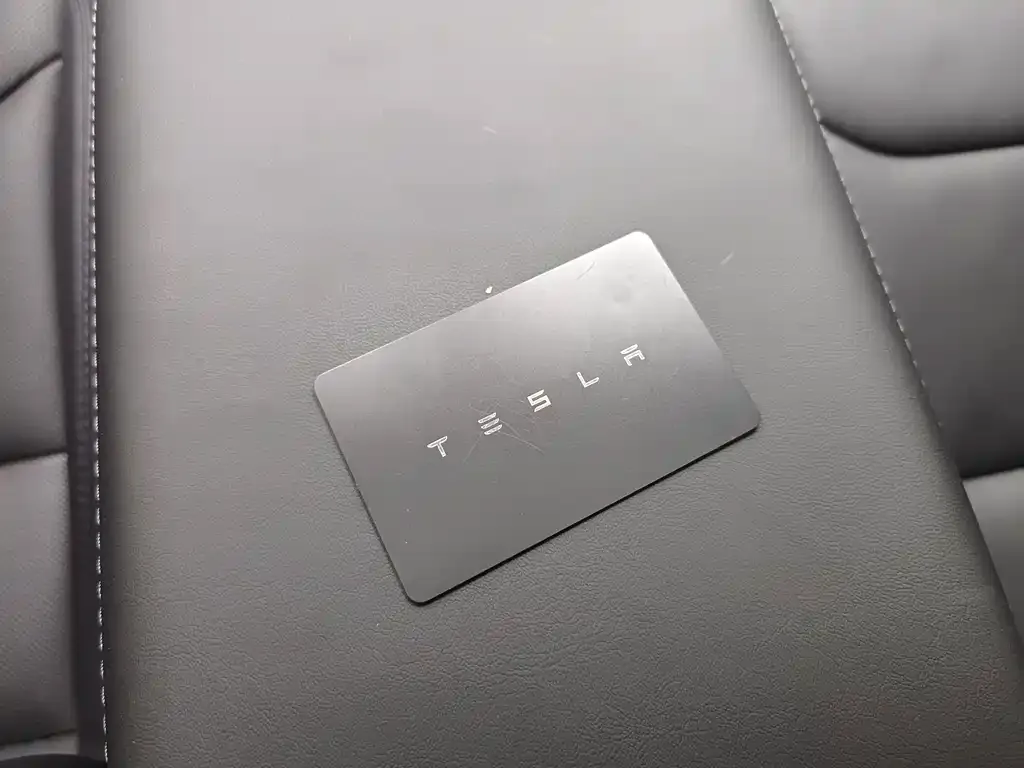 Tesla Model 3 — фото 5