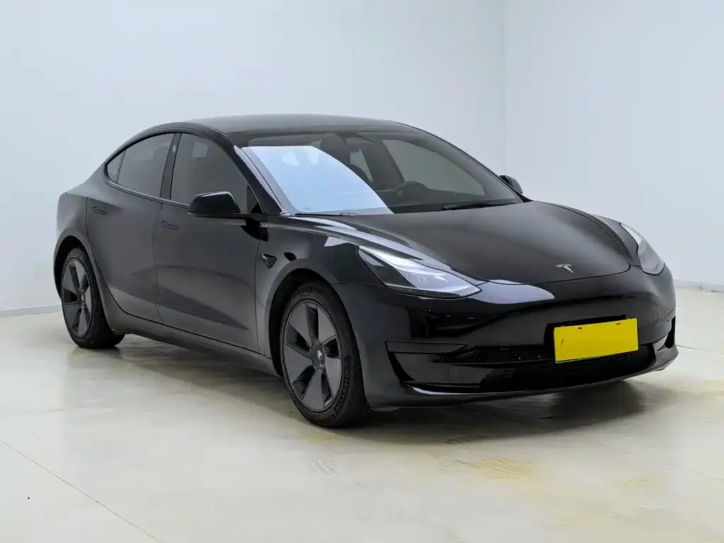 Tesla Model 3 — фото 3