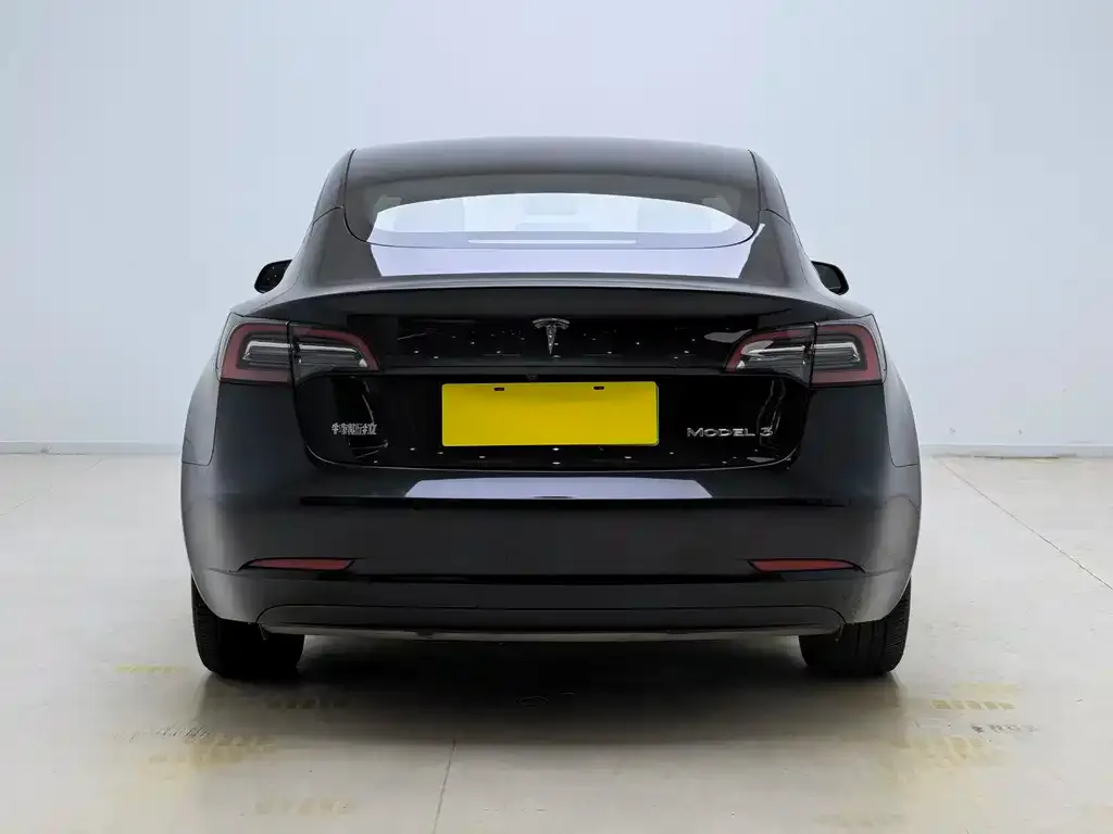 Tesla Model 3 — фото 2