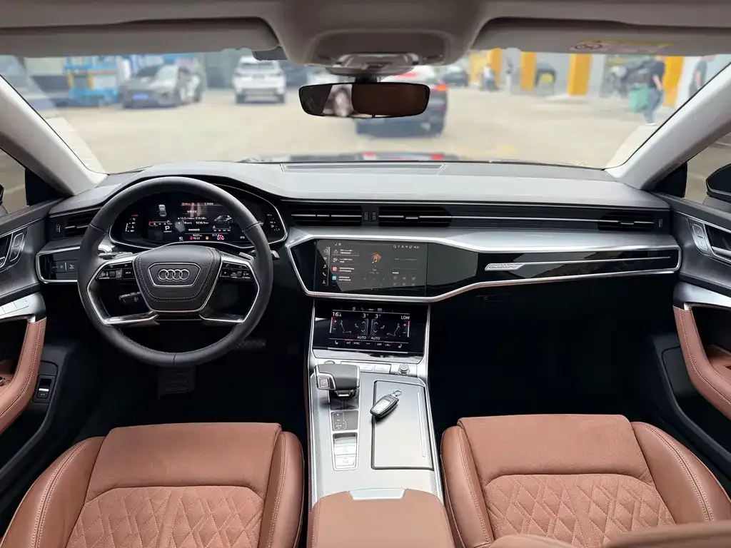 Audi A7L — фото 7