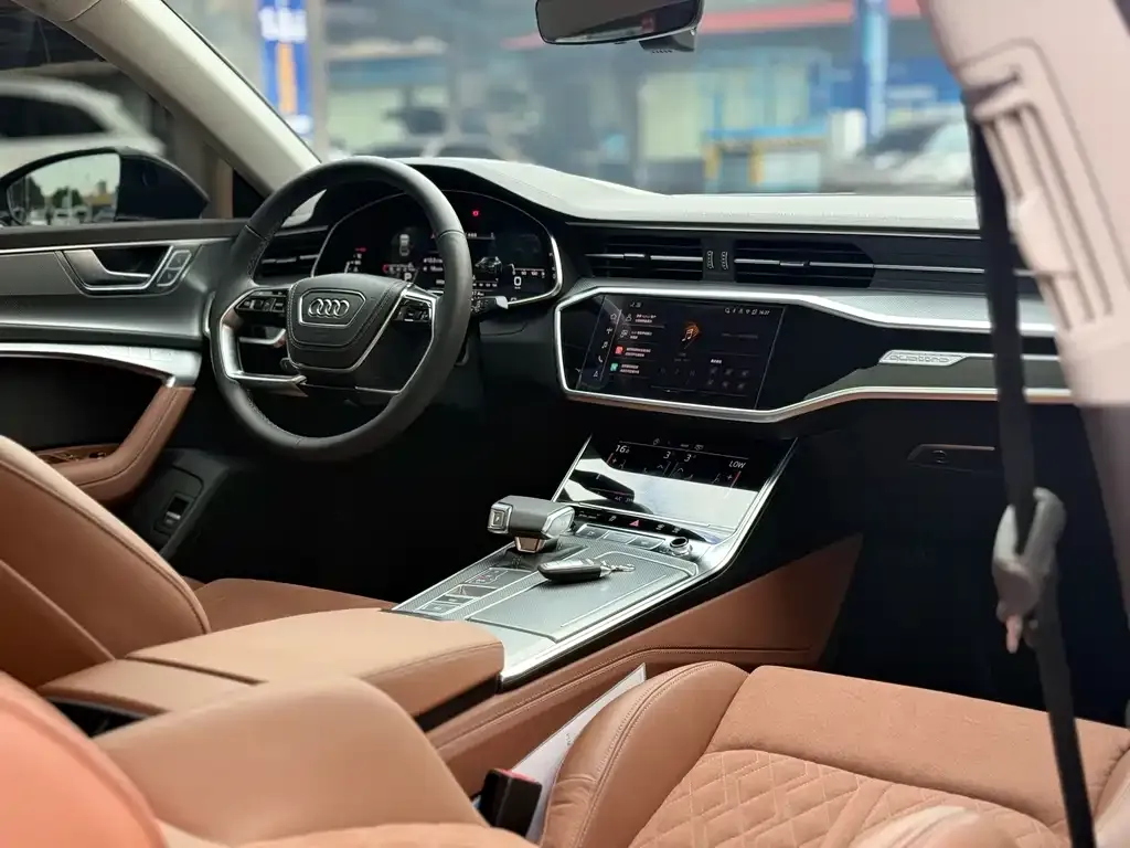 Audi A7L — фото 10