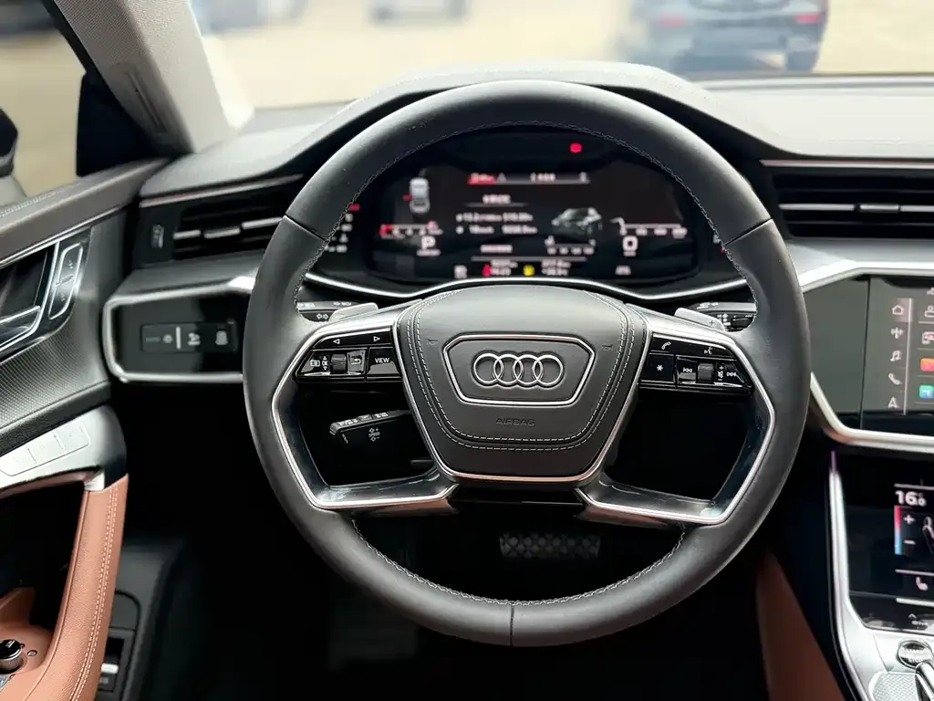 Audi A7L — фото 5