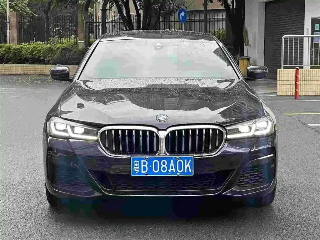 BMW 5 Series — фото 1