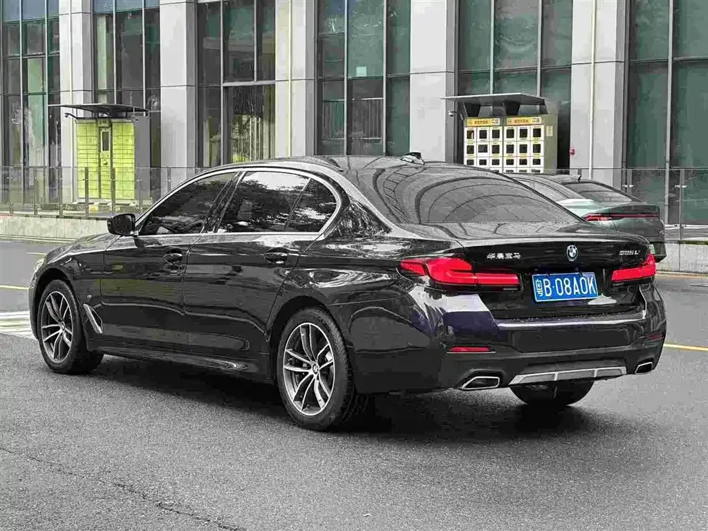 BMW 5 Series — фото 5