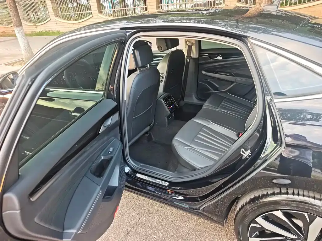 Volkswagen Passat — фото 4