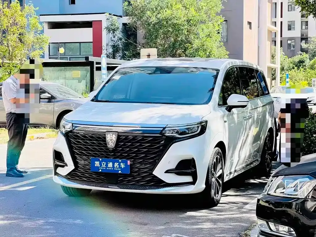 Roewe iMAX8 — фото 1