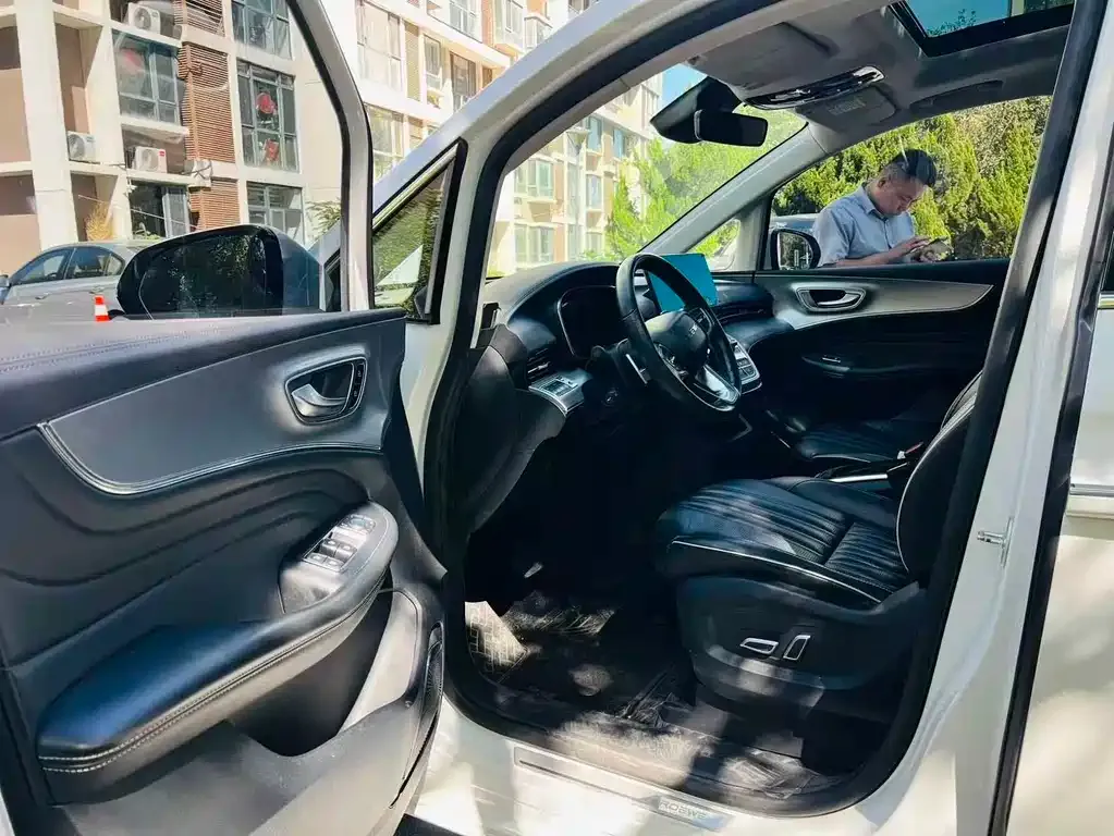 Roewe iMAX8 — фото 6