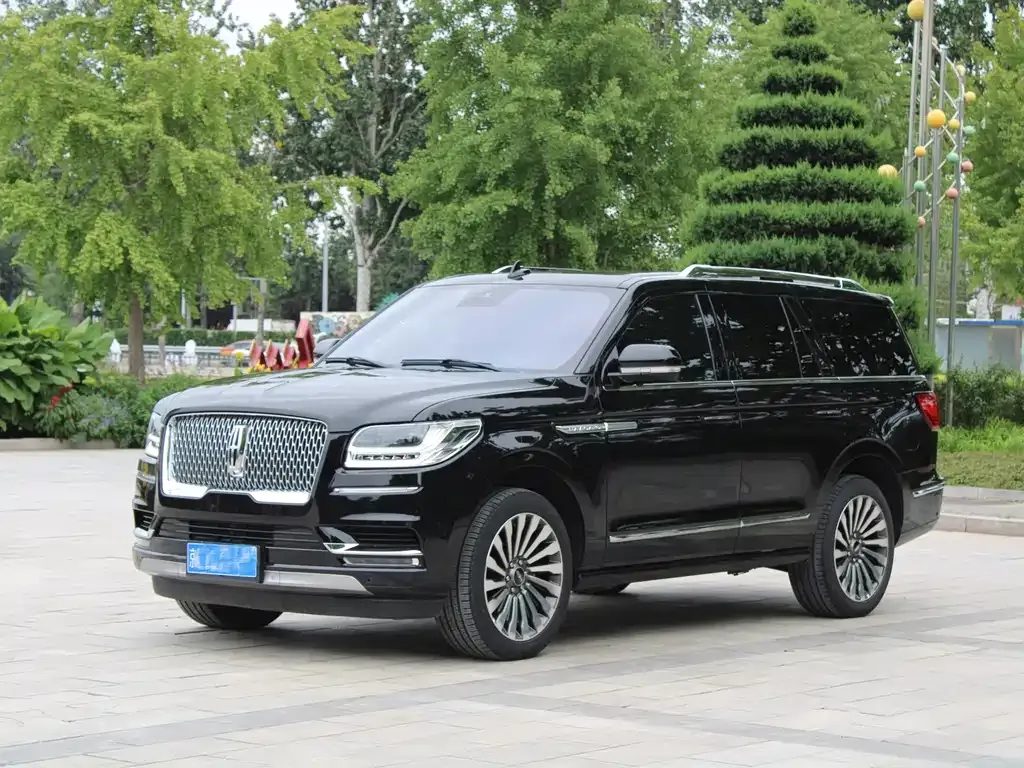 Lincoln Navigator — фото 1