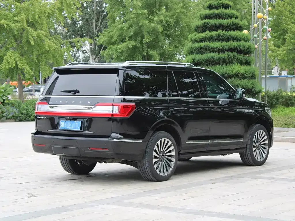Lincoln Navigator — фото 9