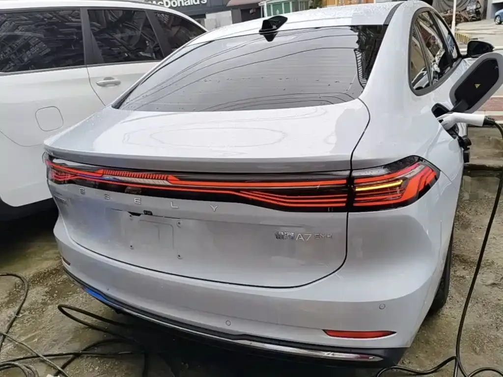 Geely Galaxy A7 EM — фото 8
