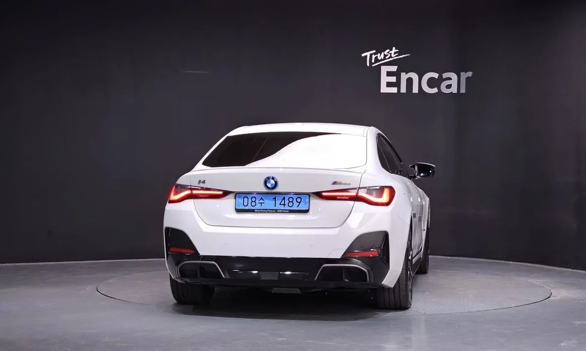 BMW i4 — фото 4