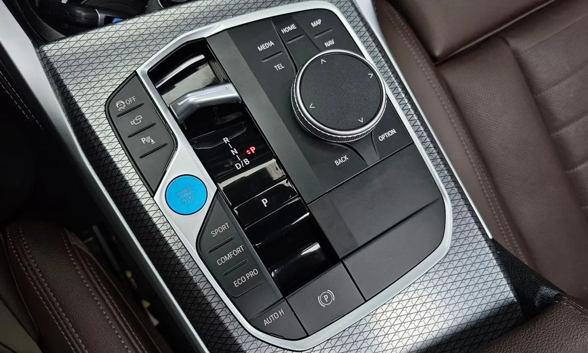 BMW i4 — фото 10